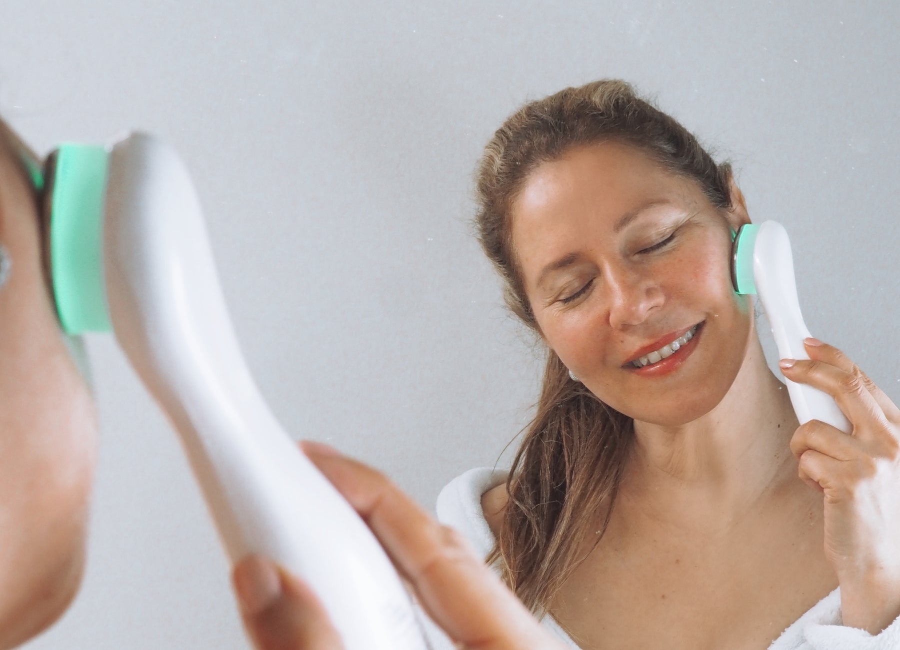 Leaf Fusion Plasma device in action | face vital